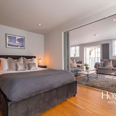 Modern Luxury Apartment In The Heart Of Henley Экстерьер фото