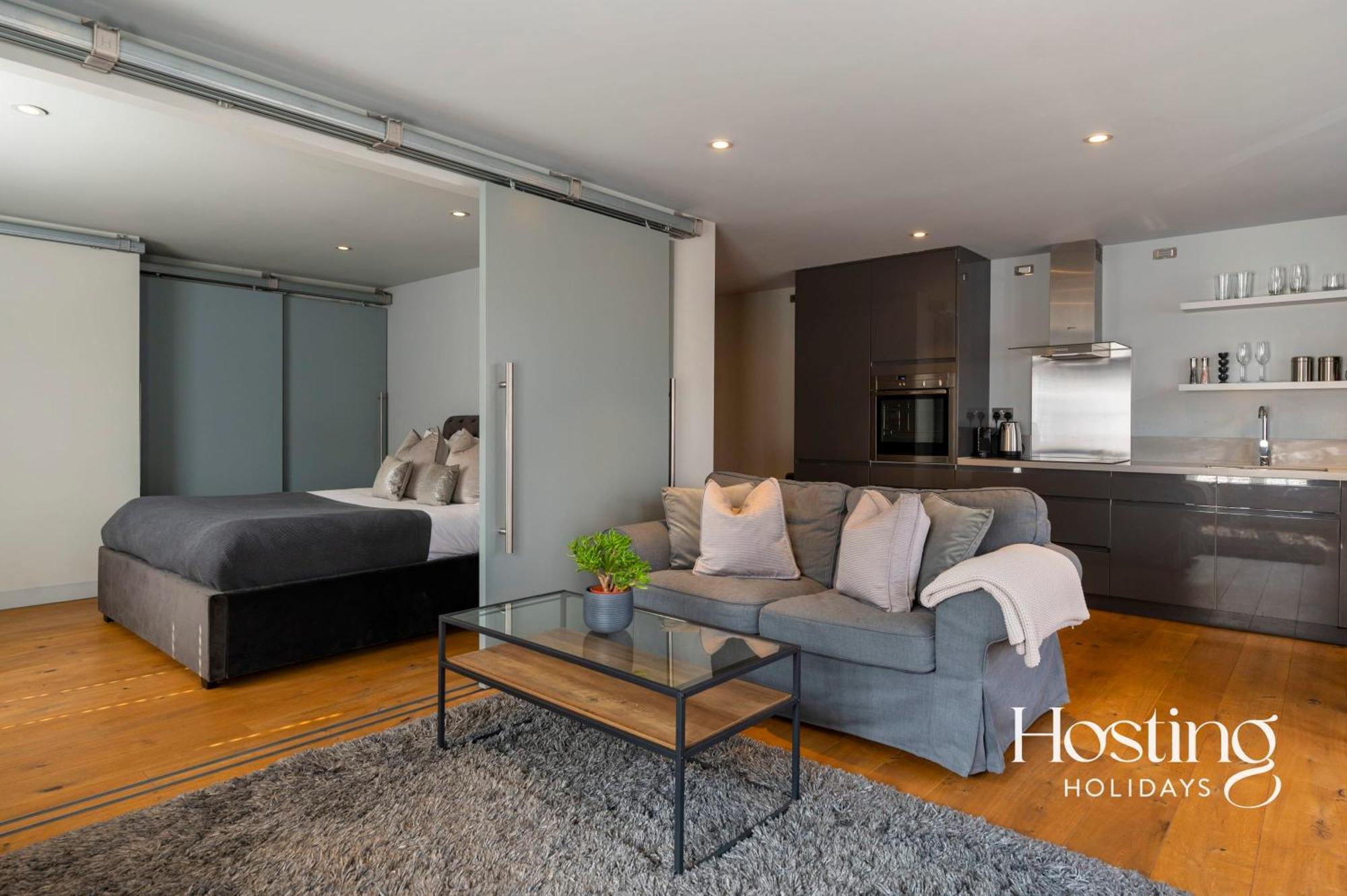 Modern Luxury Apartment In The Heart Of Henley Экстерьер фото