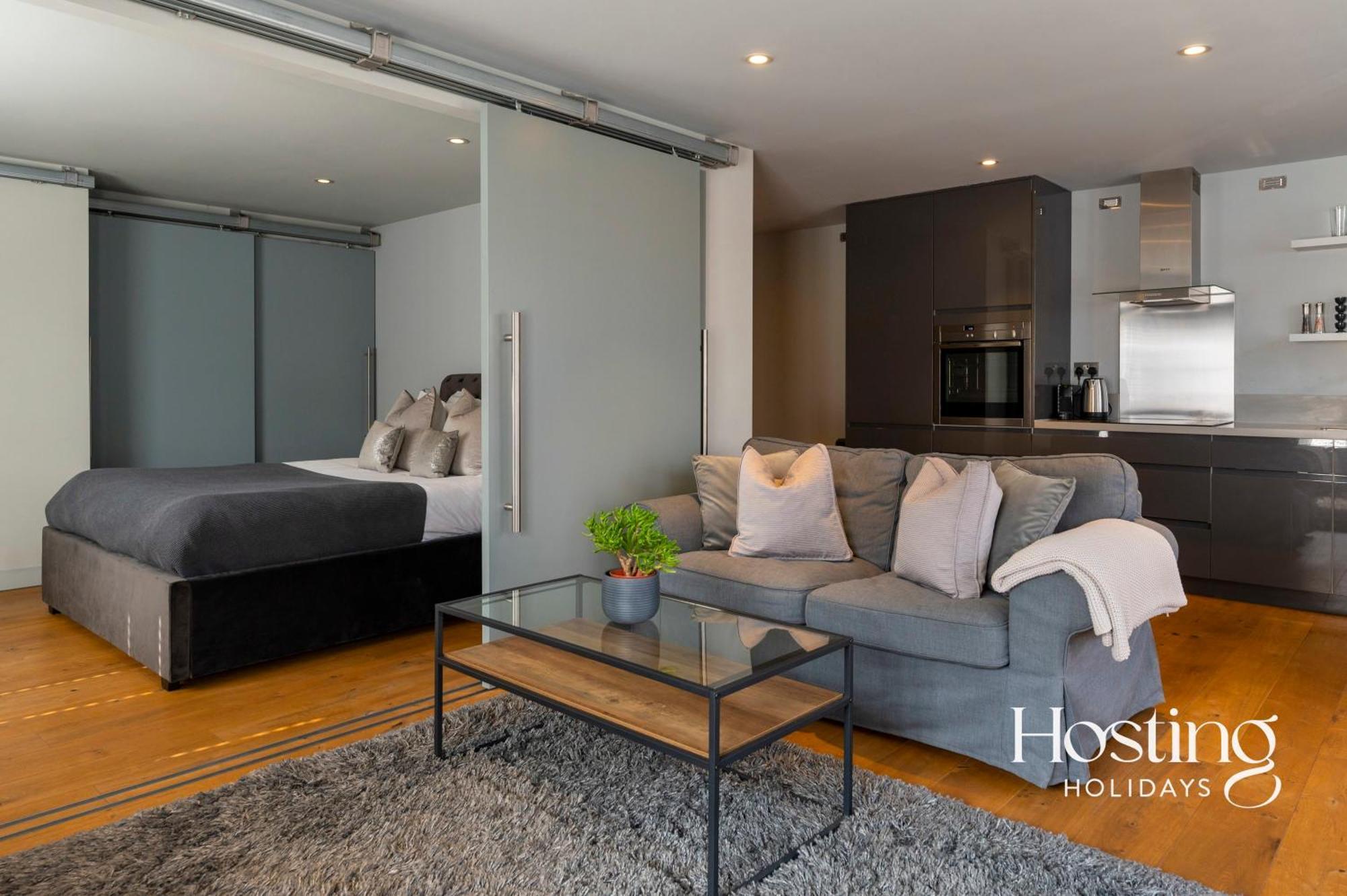 Modern Luxury Apartment In The Heart Of Henley Экстерьер фото